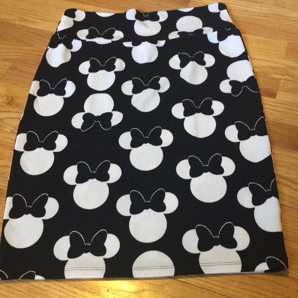 LuLaRoe Cassie M skirt Minnie Mouse